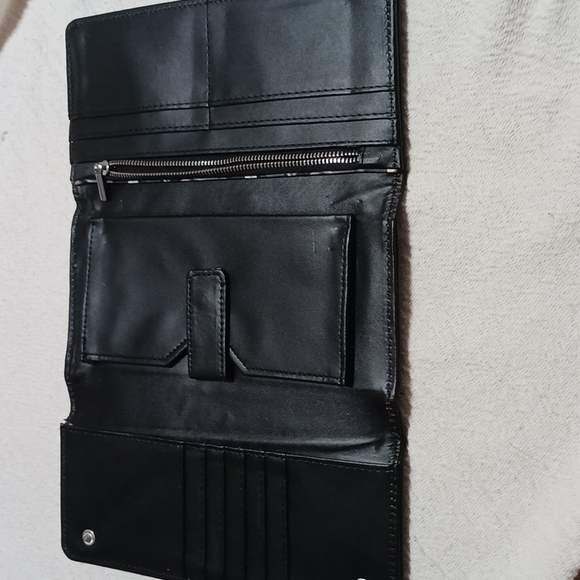 Adrienne Vittadini Wallet Black Silver hardware Black Floral inside pockets. - Picture 2 of 5
